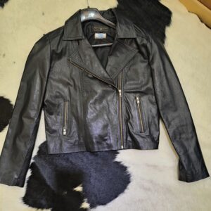 CAMPERA MOTORISTA MUJER CON CUELLO Y DOBLE CIERRE