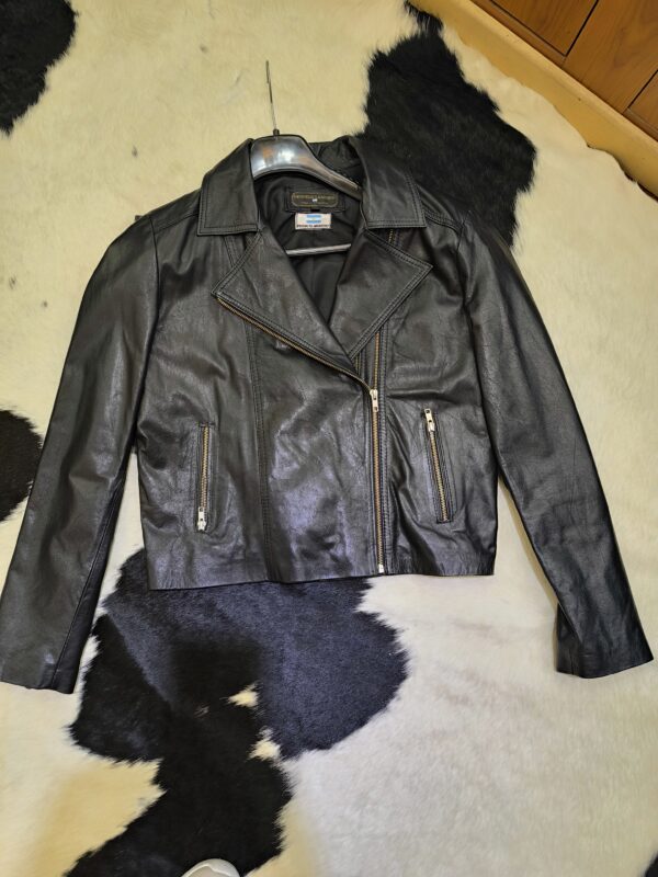 CAMPERA MOTORISTA MUJER CON CUELLO Y DOBLE CIERRE